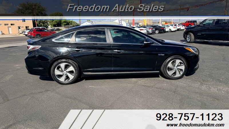 2016 Hyundai SONATA Hybrid Limited - Photo 8 - Kingman, AZ 86409