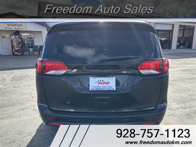 2018 Chrysler Pacifica Touring L Plus   - Photo 3 - Kingman, AZ 86409