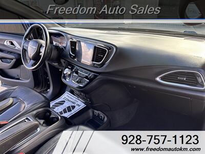 2018 Chrysler Pacifica Touring L Plus   - Photo 14 - Kingman, AZ 86409