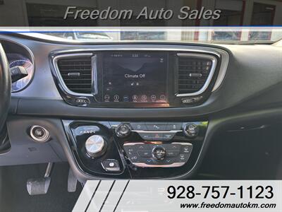 2018 Chrysler Pacifica Touring L Plus   - Photo 9 - Kingman, AZ 86409