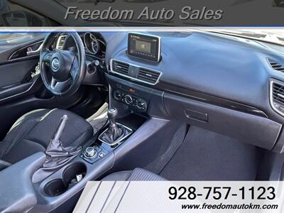 2015 Mazda Mazda3 i Touring   - Photo 13 - Kingman, AZ 86409