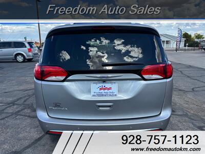 2018 Chrysler Pacifica Touring L   - Photo 3 - Kingman, AZ 86409
