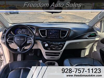 2018 Chrysler Pacifica Touring L   - Photo 8 - Kingman, AZ 86409
