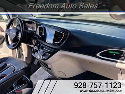 2018 Chrysler Pacifica Touring L   - Photo 13 - Kingman, AZ 86409