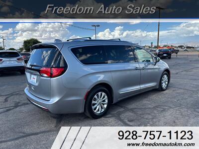 2018 Chrysler Pacifica Touring L   - Photo 2 - Kingman, AZ 86409