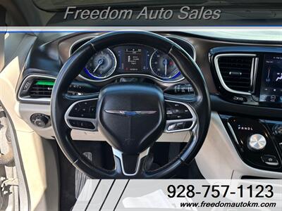 2018 Chrysler Pacifica Touring L   - Photo 10 - Kingman, AZ 86409