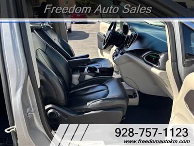 2018 Chrysler Pacifica Touring L   - Photo 12 - Kingman, AZ 86409