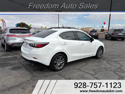 2019 Toyota Yaris LE   - Photo 2 - Kingman, AZ 86409