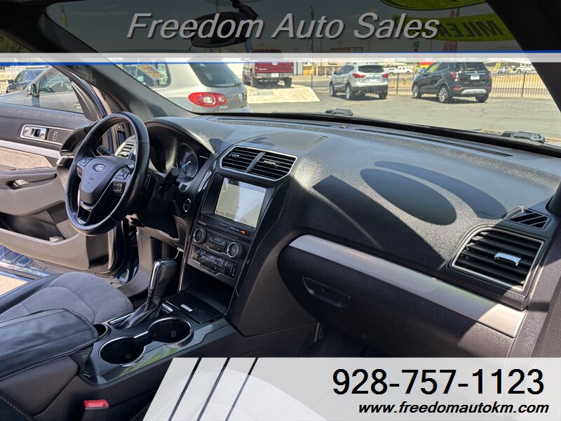 2017 Ford Explorer XLT - Photo 13 - Kingman, AZ 86409