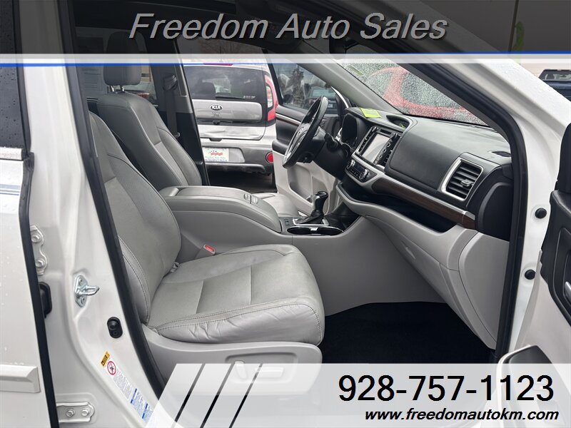 2016 Toyota Highlander Limited Platinum - Photo 14 - Kingman, AZ 86409