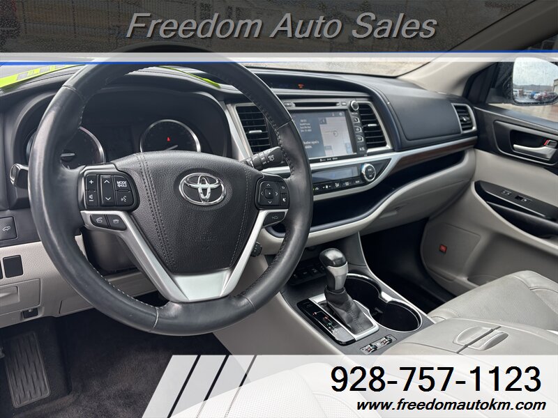 2016 Toyota Highlander Limited Platinum - Photo 6 - Kingman, AZ 86409