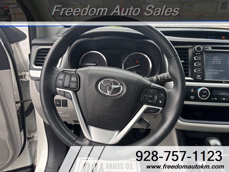 2016 Toyota Highlander Limited Platinum - Photo 12 - Kingman, AZ 86409