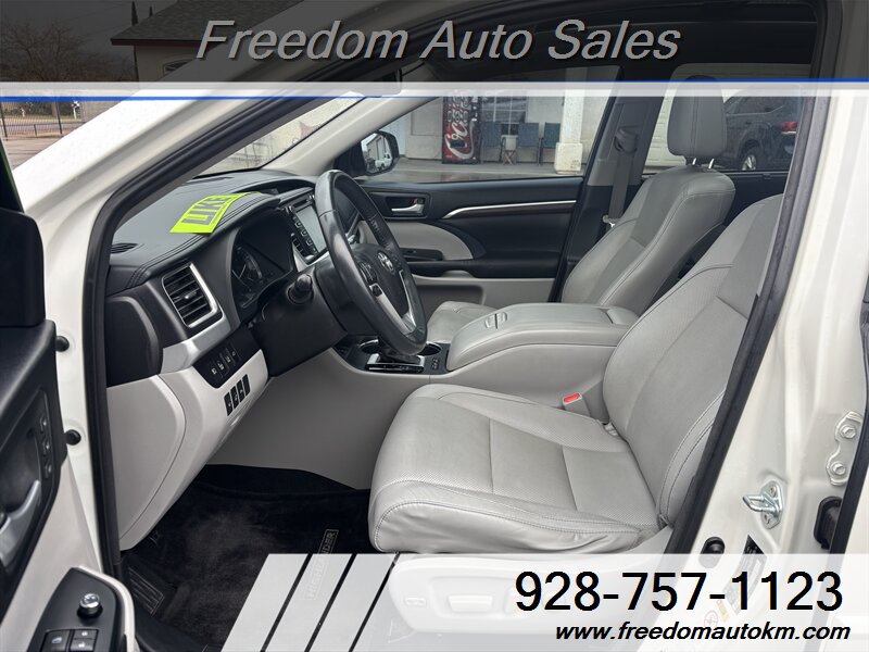 2016 Toyota Highlander Limited Platinum - Photo 5 - Kingman, AZ 86409