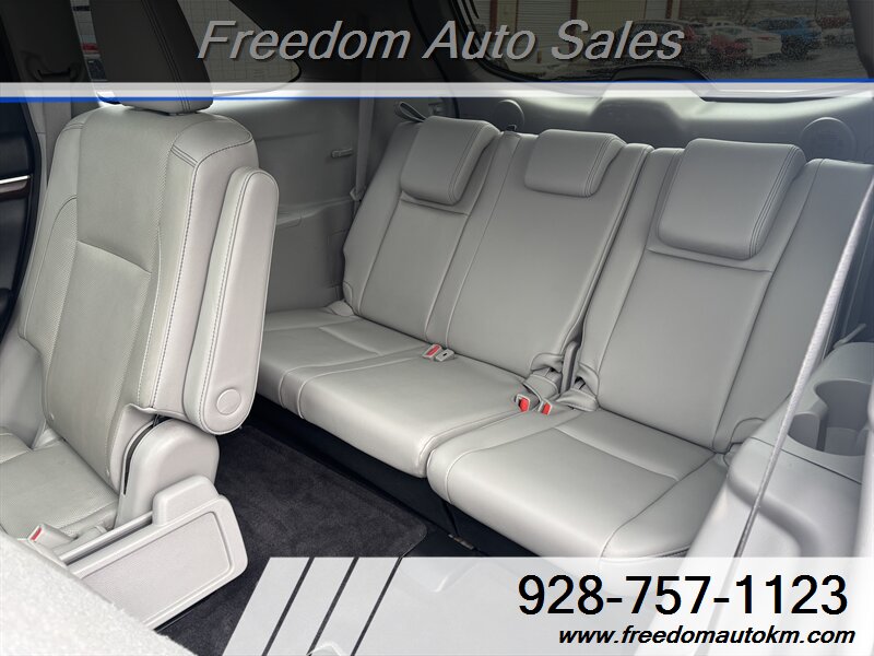 2016 Toyota Highlander Limited Platinum - Photo 8 - Kingman, AZ 86409