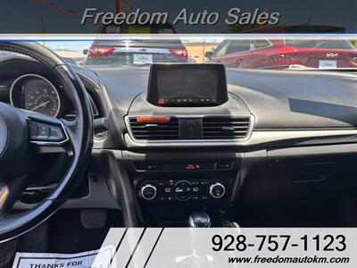 2018 Mazda Mazda3 Touring   - Photo 9 - Kingman, AZ 86409