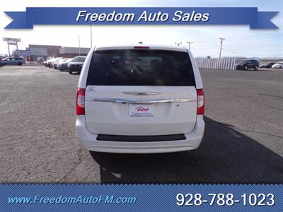 2016 Chrysler Town & Country S   - Photo 4 - Fort Mohave, AZ 86426