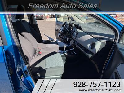 2015 Toyota Yaris 5-Door LE   - Photo 10 - Kingman, AZ 86409