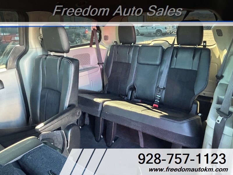 2019 Dodge Grand Caravan SXT - Photo 12 - Kingman, AZ 86409