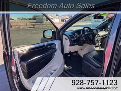 2019 Dodge Grand Caravan SXT - Photo 4 - Kingman, AZ 86409