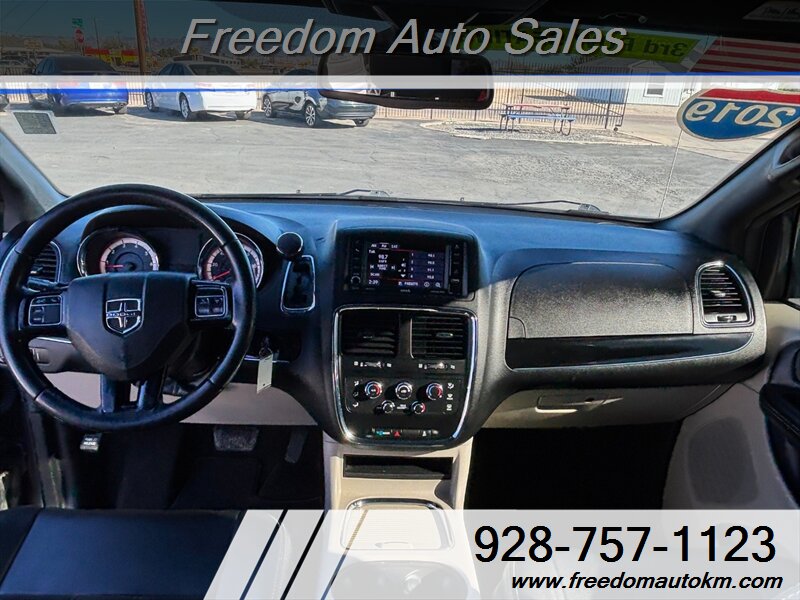 2019 Dodge Grand Caravan SXT - Photo 8 - Kingman, AZ 86409
