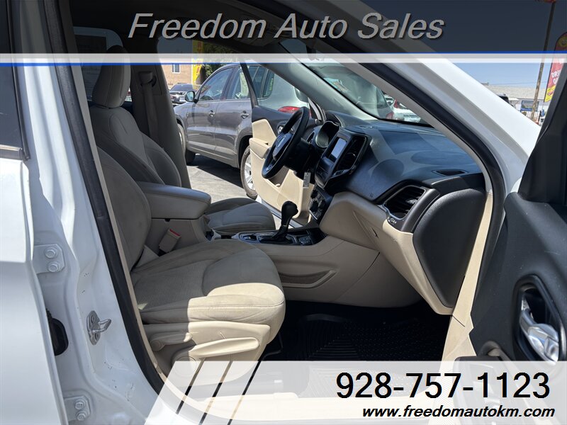 2020 Jeep Cherokee Latitude - Photo 12 - Kingman, AZ 86409