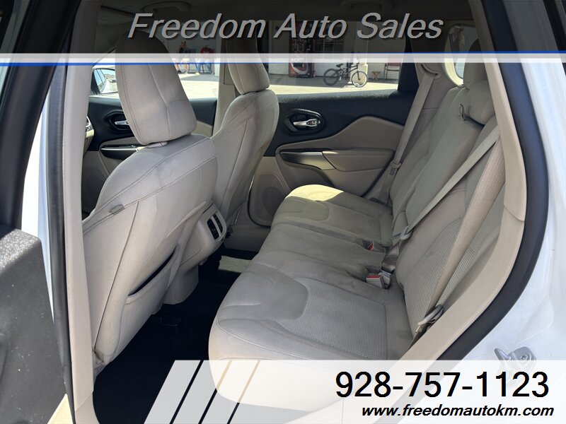 2020 Jeep Cherokee Latitude - Photo 7 - Kingman, AZ 86409