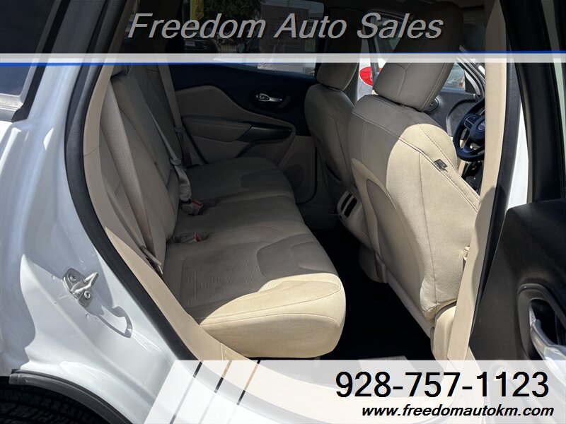 2020 Jeep Cherokee Latitude - Photo 11 - Kingman, AZ 86409