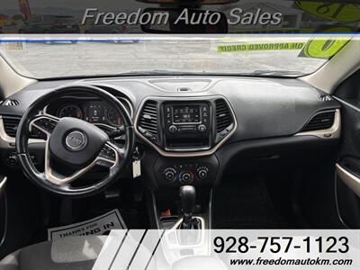 2018 Jeep Cherokee Latitude   - Photo 8 - Kingman, AZ 86409