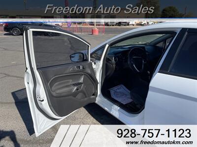 2014 Ford Fiesta SE   - Photo 4 - Kingman, AZ 86409