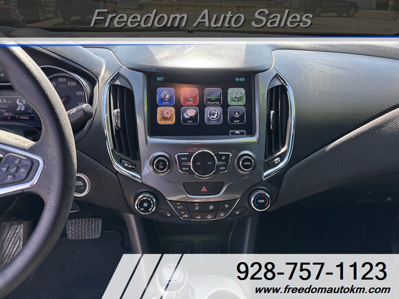 2017 Chevrolet Cruze LT Auto - Photo 9 - Kingman, AZ 86409