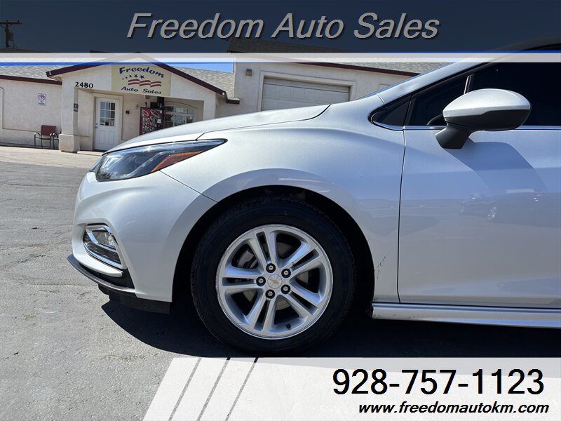 2017 Chevrolet Cruze LT Auto - Photo 17 - Kingman, AZ 86409