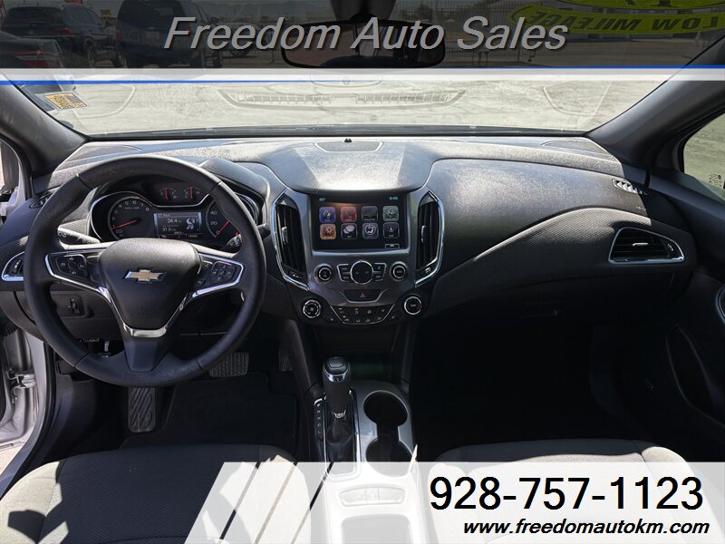 2017 Chevrolet Cruze LT Auto - Photo 8 - Kingman, AZ 86409