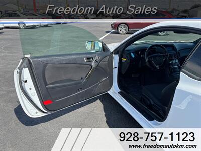 2014 Hyundai Genesis Coupe 2.0T   - Photo 4 - Kingman, AZ 86409