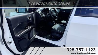 2018 Jeep Compass Altitude 4X4   - Photo 11 - Kingman, AZ 86409