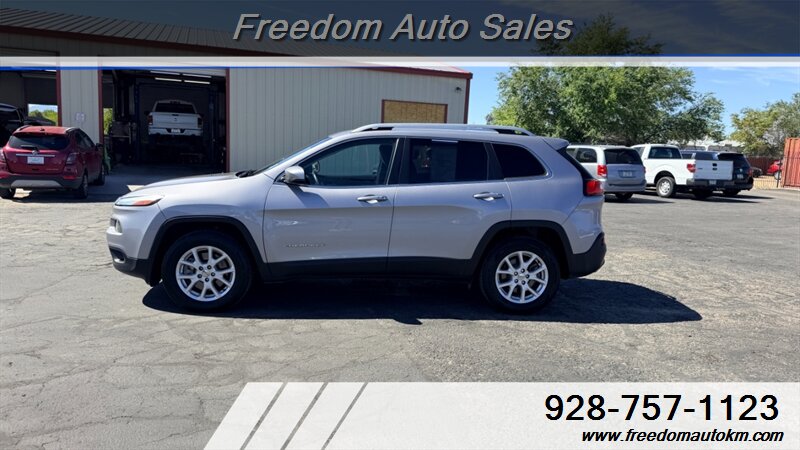2018 Jeep Cherokee Latitude Plus - Photo 4 - Kingman, AZ 86409