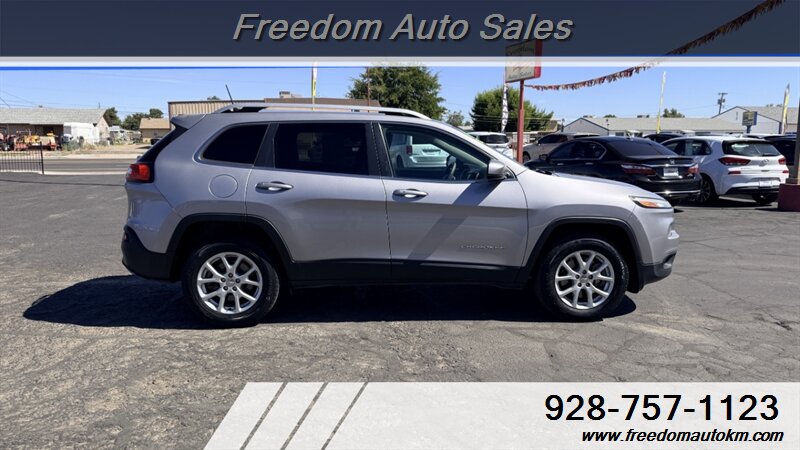 2018 Jeep Cherokee Latitude Plus - Photo 8 - Kingman, AZ 86409