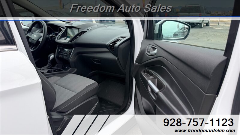 2019 Ford Escape SE - Photo 11 - Kingman, AZ 86409