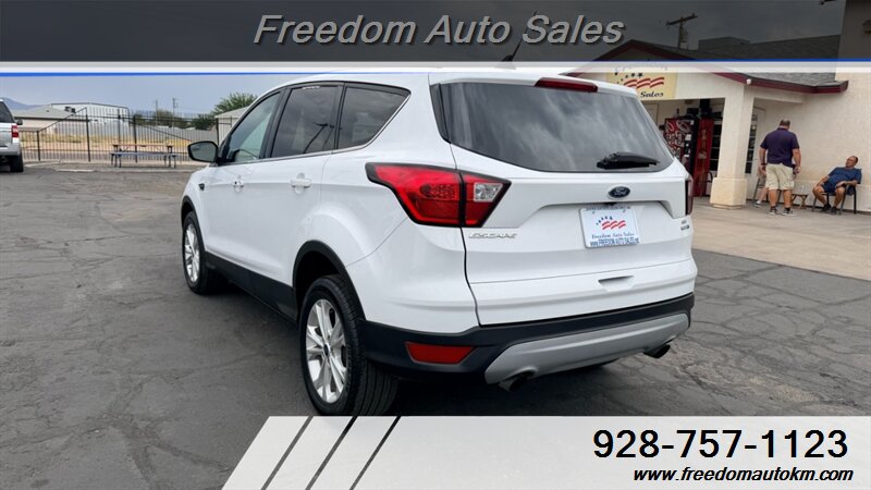 2019 Ford Escape SE - Photo 4 - Kingman, AZ 86409
