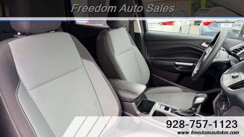 2019 Ford Escape SE - Photo 12 - Kingman, AZ 86409