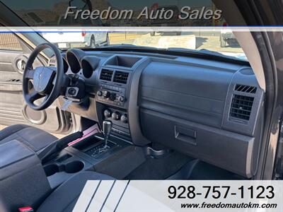 2011 Dodge Nitro Heat   - Photo 13 - Kingman, AZ 86409