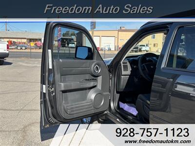 2011 Dodge Nitro Heat   - Photo 4 - Kingman, AZ 86409