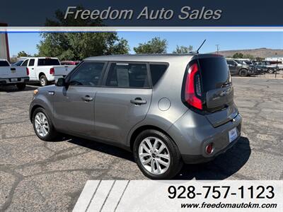 2017 Kia Soul +   - Photo 14 - Kingman, AZ 86409