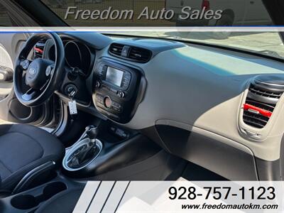 2017 Kia Soul +   - Photo 13 - Kingman, AZ 86409