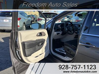 2020 Chrysler Voyager LX - Photo 4 - Kingman, AZ 86409