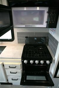 2023 Jayco Greyhawk 29MV   - Photo 25 - Strasburg, PA 17579