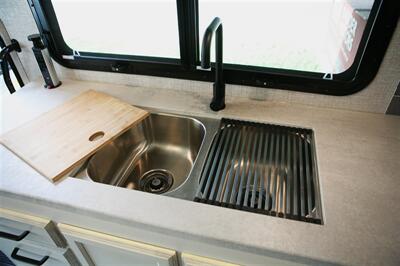 2023 Jayco Greyhawk 29MV   - Photo 20 - Strasburg, PA 17579