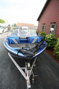 2013 Stratos 486SF   - Photo 3 - Strasburg, PA 17579