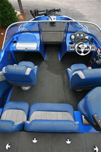 2013 Stratos 486SF   - Photo 6 - Strasburg, PA 17579