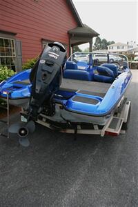 2013 Stratos 486SF   - Photo 2 - Strasburg, PA 17579