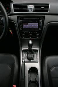 2015 Volkswagen Passat 2.0L TDI SE - Photo 20 - Strasburg, PA 17579